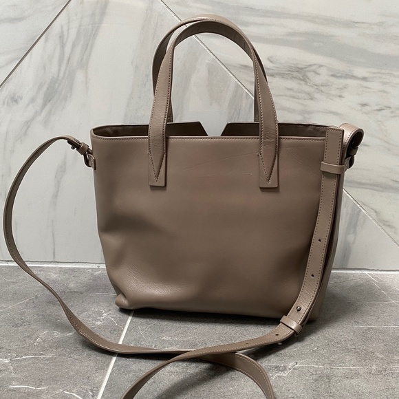 Vince Women Croc Embossed‎ Leather Baby "V" Tote - Picture 3 of 6